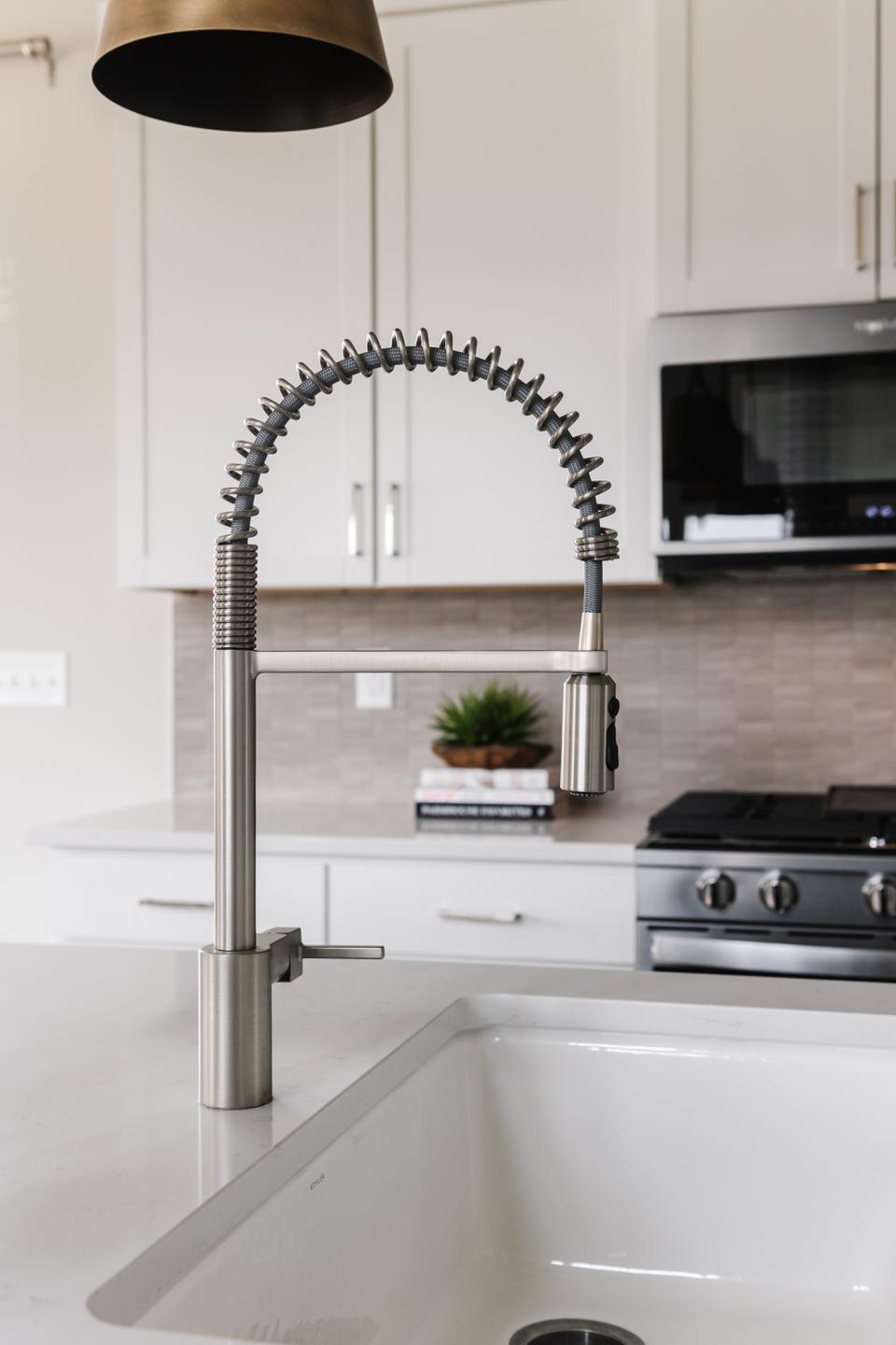 Top 4 Innovative Plumbing Fixtures to Add to Your Home